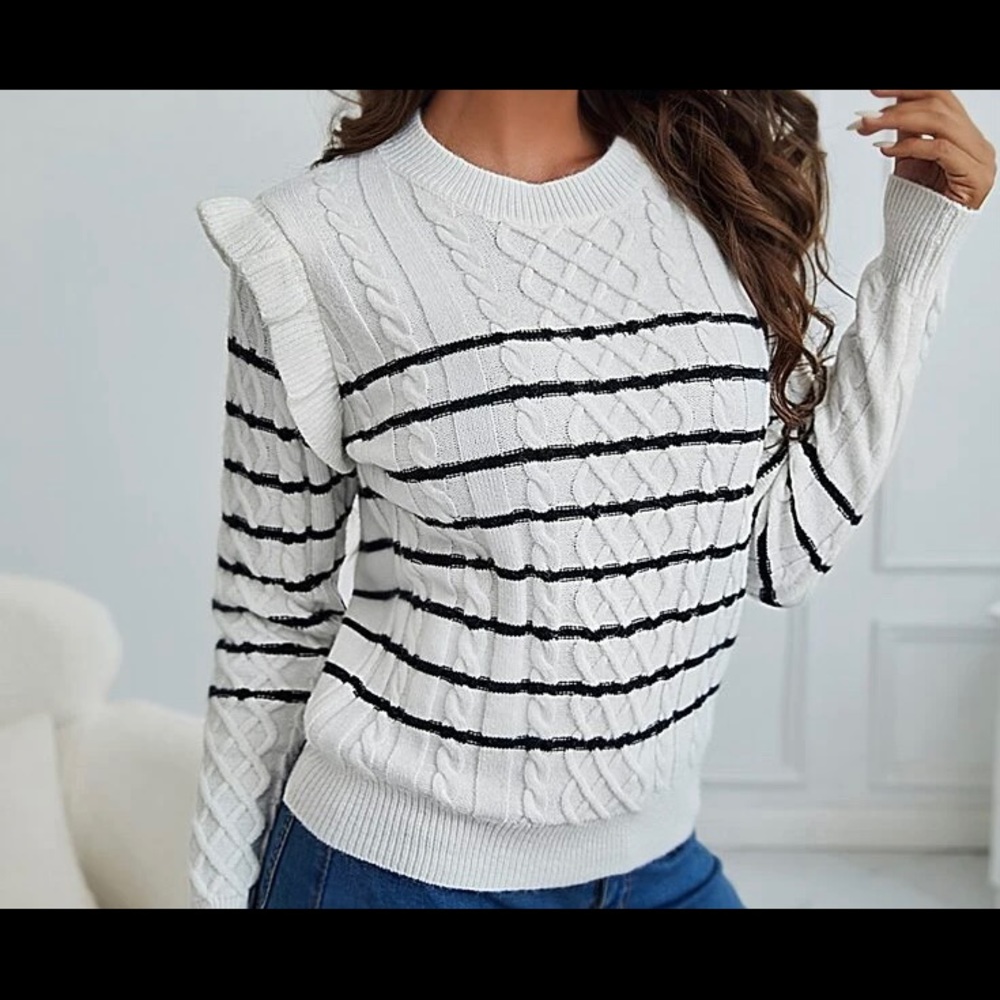SOLD !! Striped cable knit sweater top in black and white L large